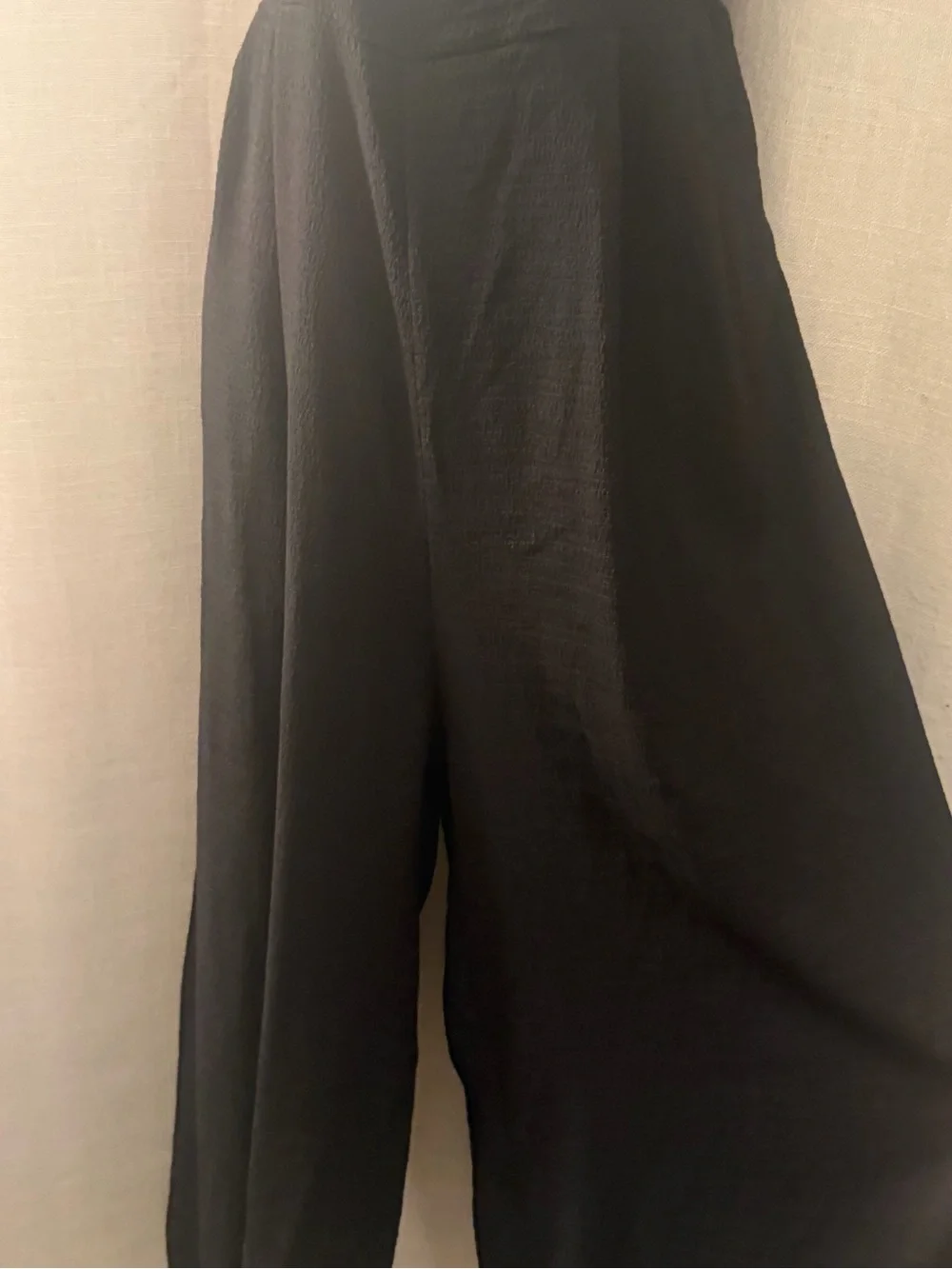 Black Twist-Front Cutout Sleeveless Wide Legged Jumpsuit